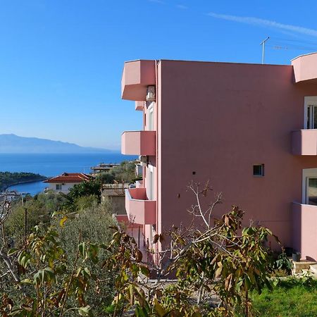 Pink Holiday Sarandë 외부 사진