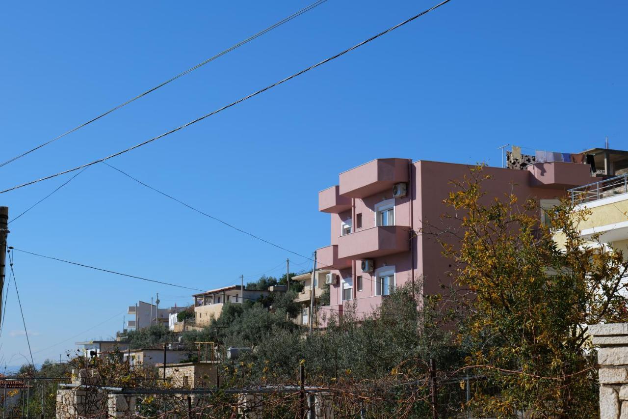 Pink Holiday Sarandë 외부 사진