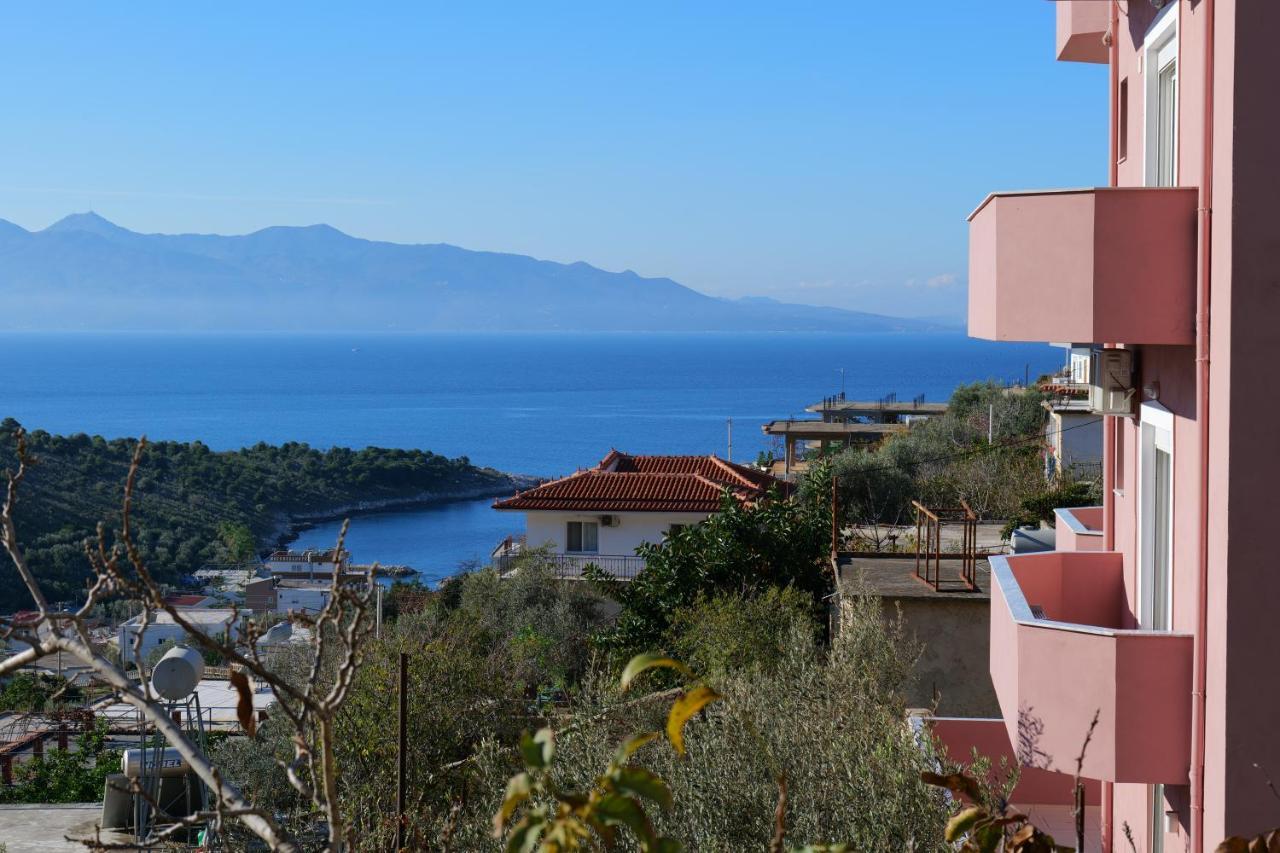 Pink Holiday Sarandë 외부 사진
