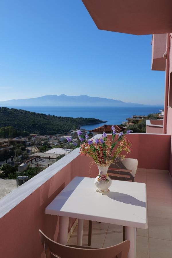 Pink Holiday Sarandë 외부 사진
